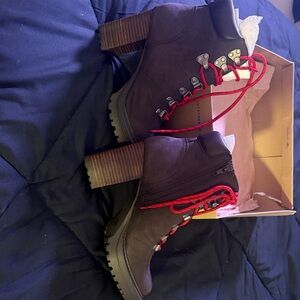Lucky Brand Dark Brown Ankle Boots with Red Laces